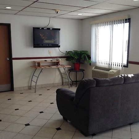 Super 8 By Wyndham Winchester Va Eksteriør billede
