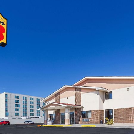 Super 8 By Wyndham Winchester Va Eksteriør billede