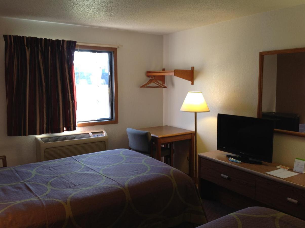 Super 8 By Wyndham Winchester Va Eksteriør billede