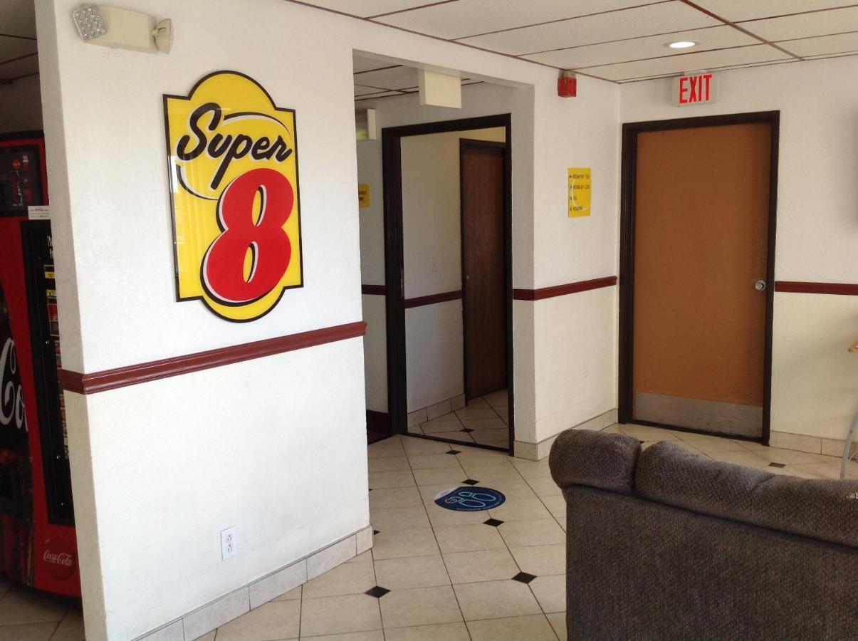 Super 8 By Wyndham Winchester Va Eksteriør billede
